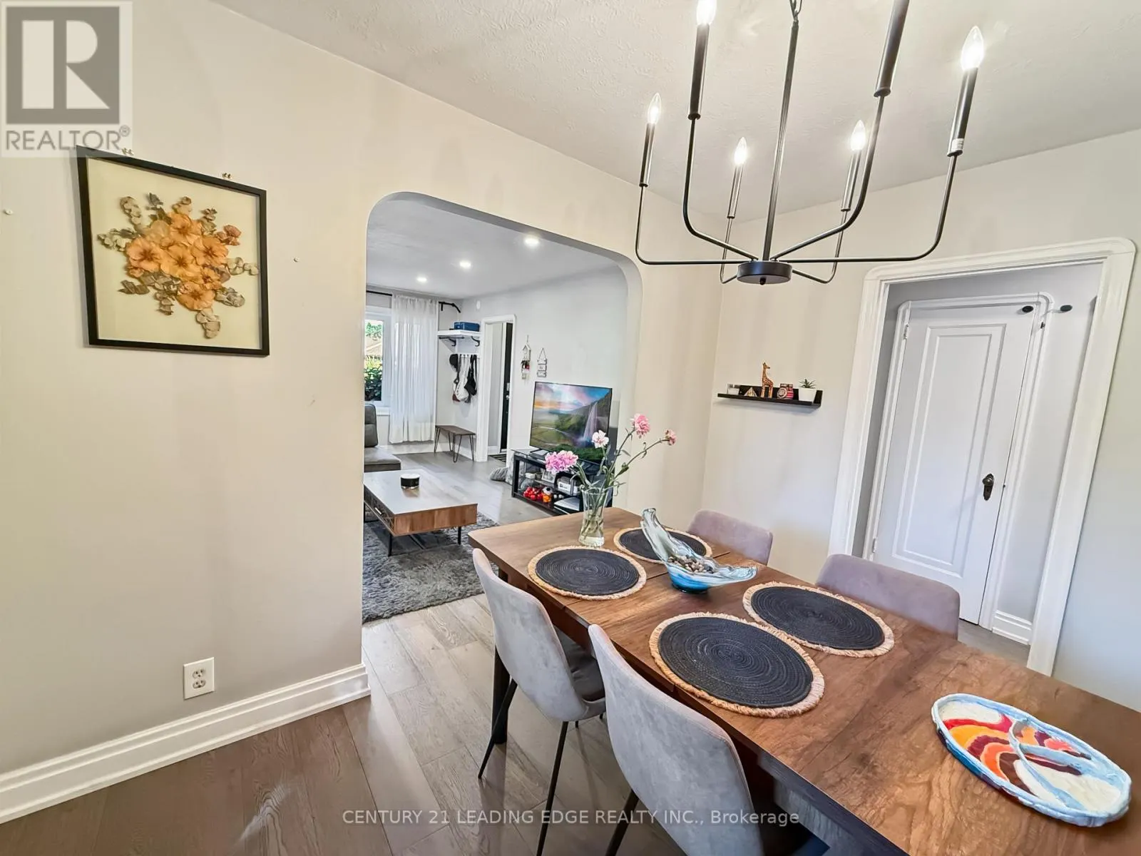 501 BOND STREET E