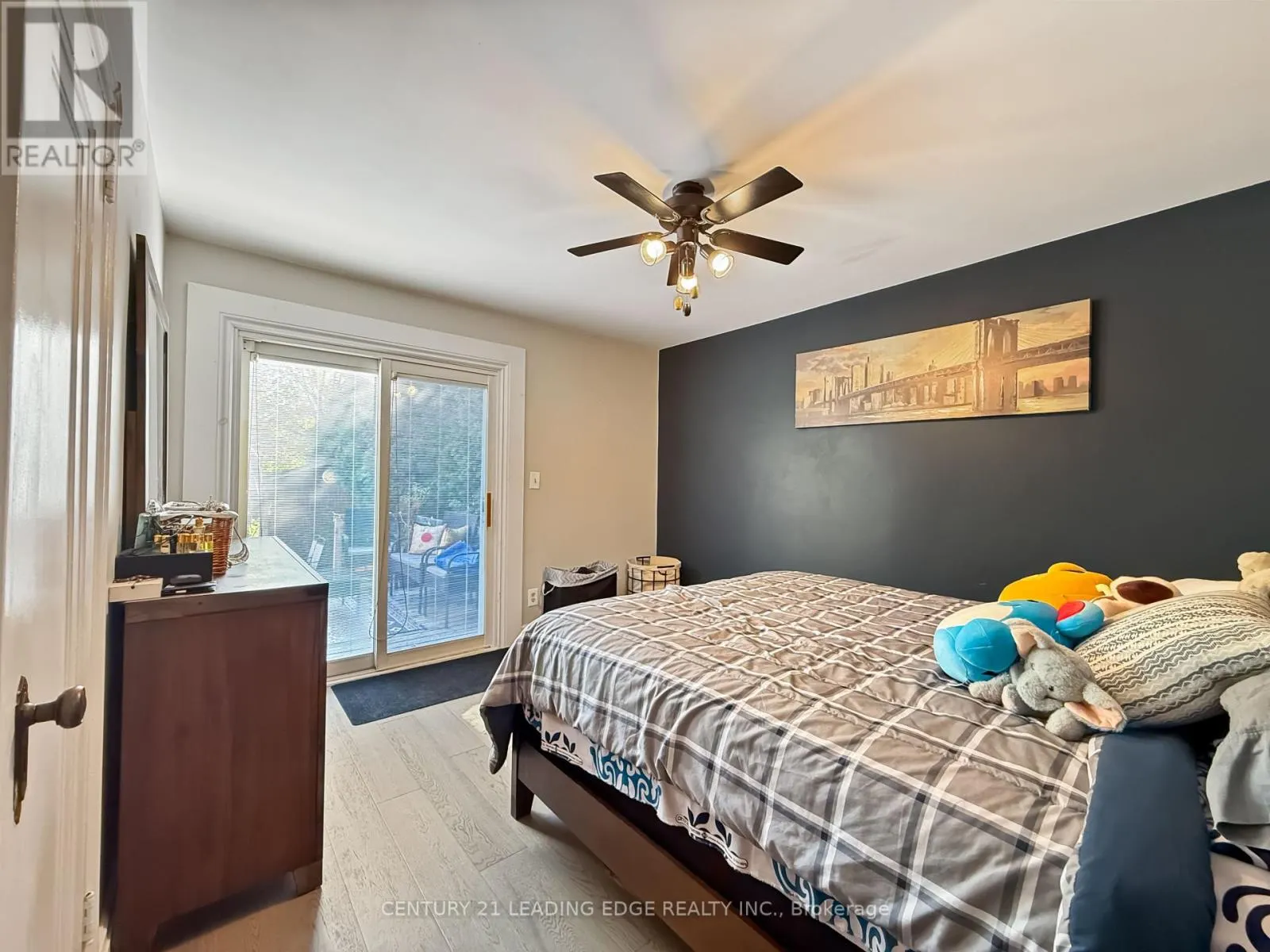 501 BOND STREET E