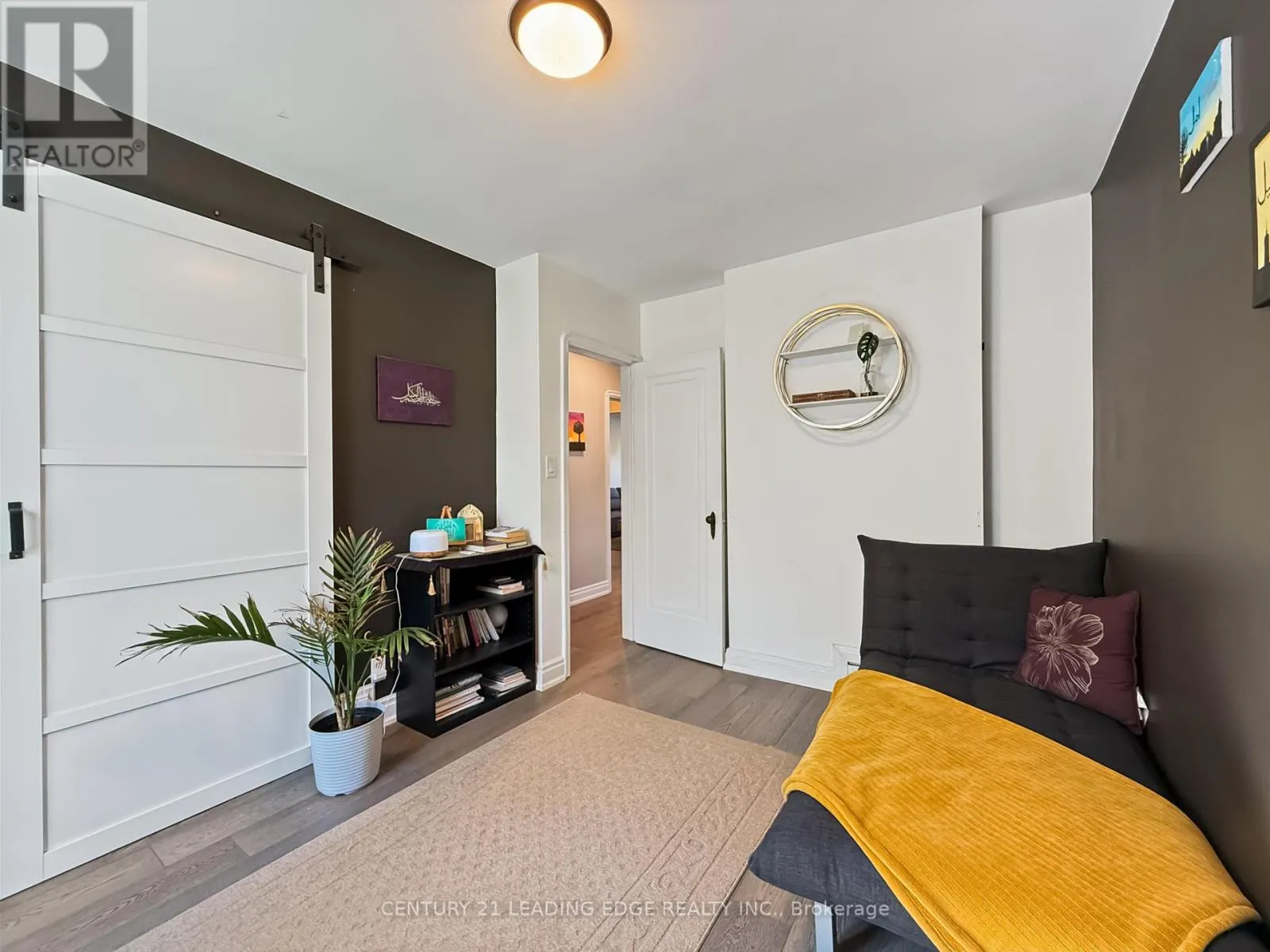 501 BOND STREET E