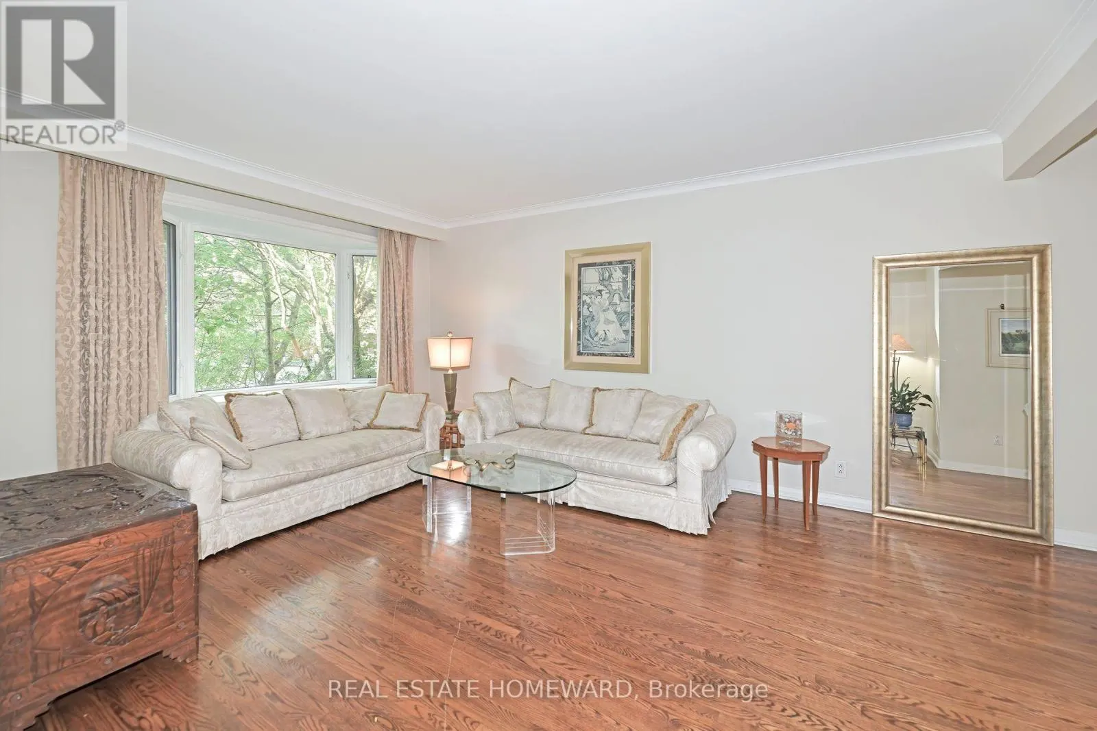 9 RED DEER AVENUE