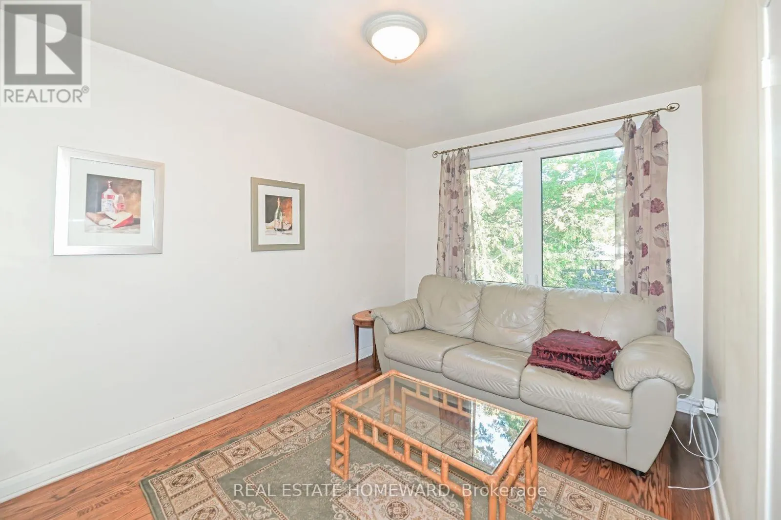 9 RED DEER AVENUE