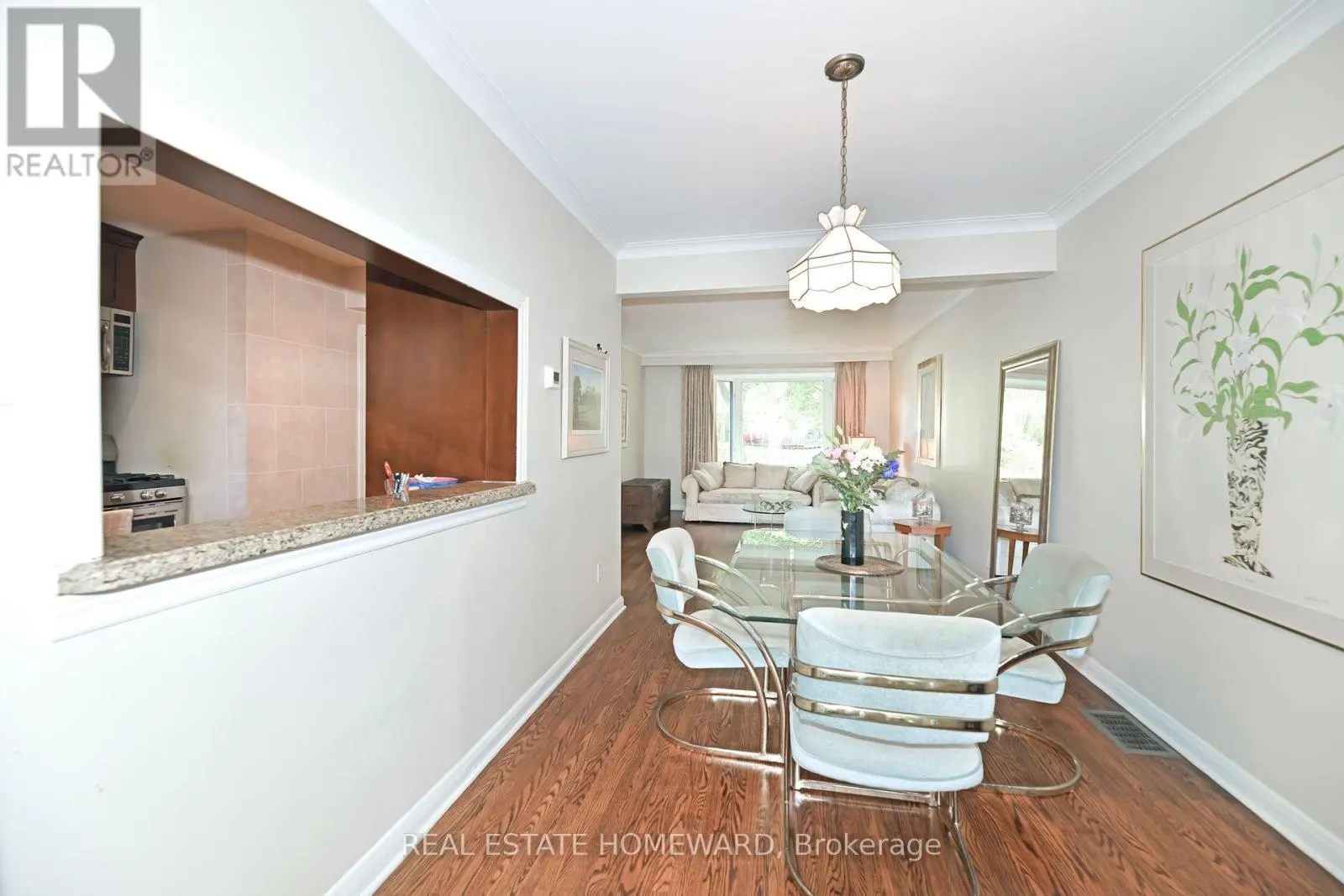 9 RED DEER AVENUE