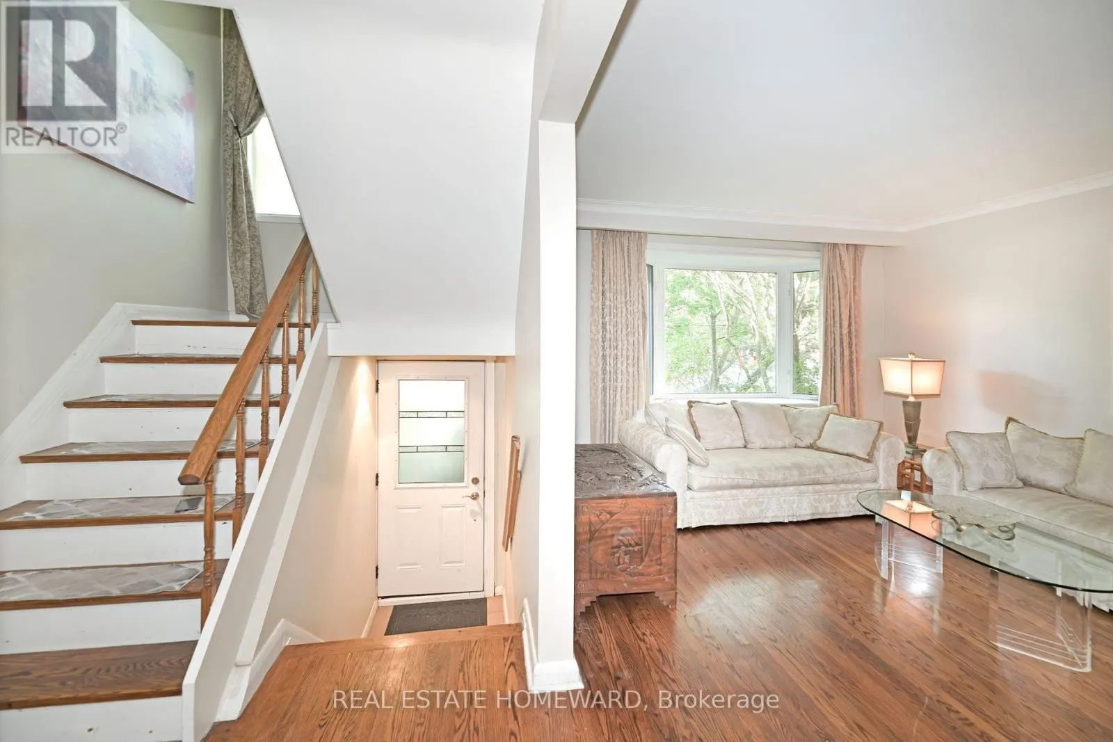 9 RED DEER AVENUE
