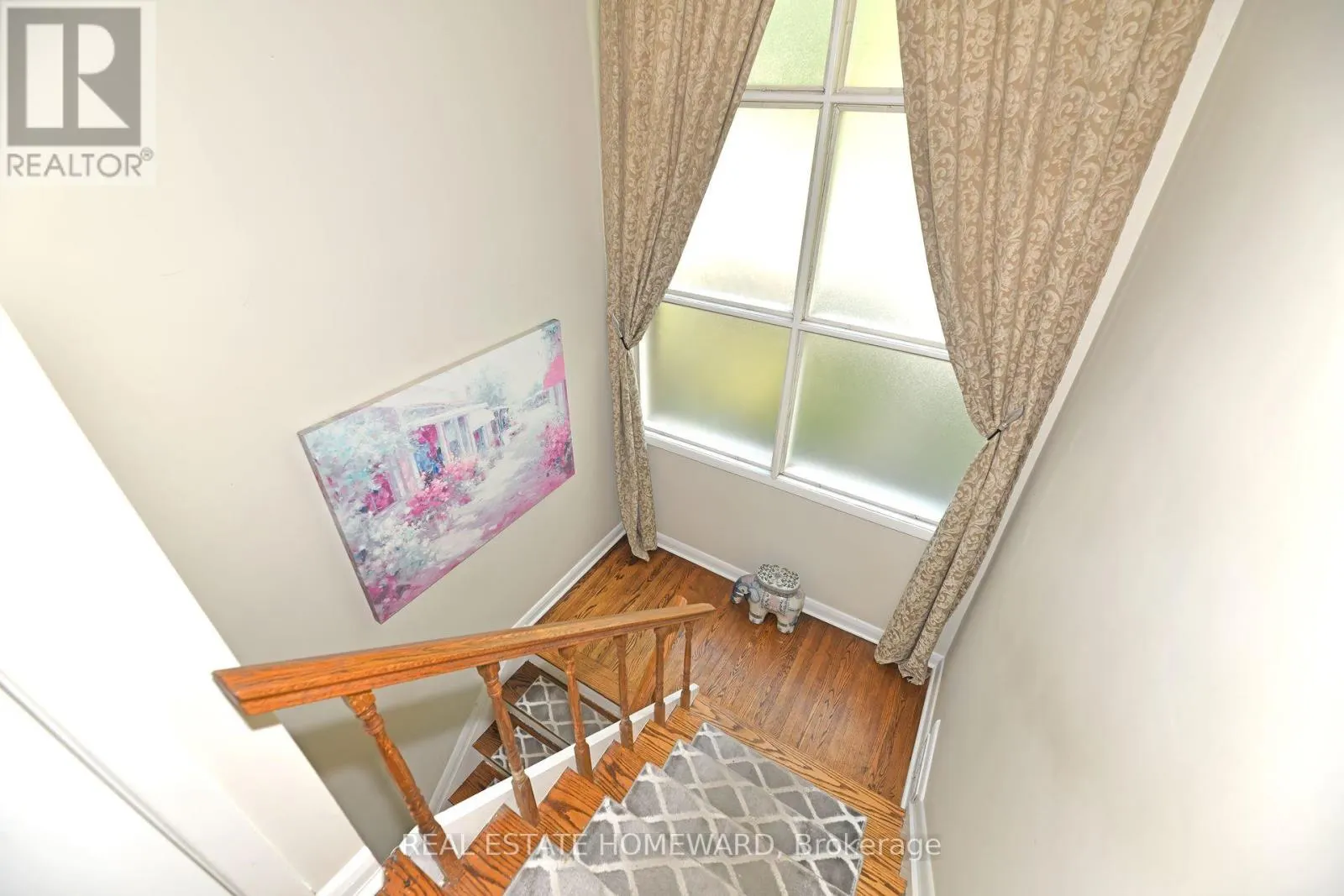9 RED DEER AVENUE