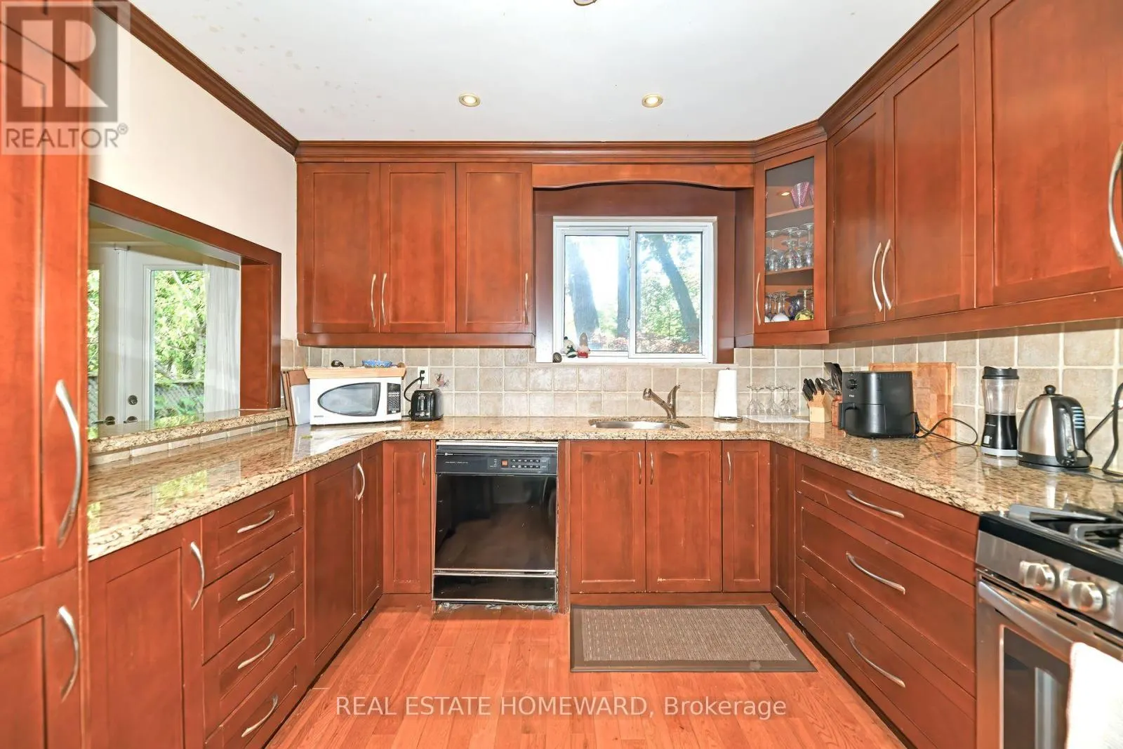 9 RED DEER AVENUE