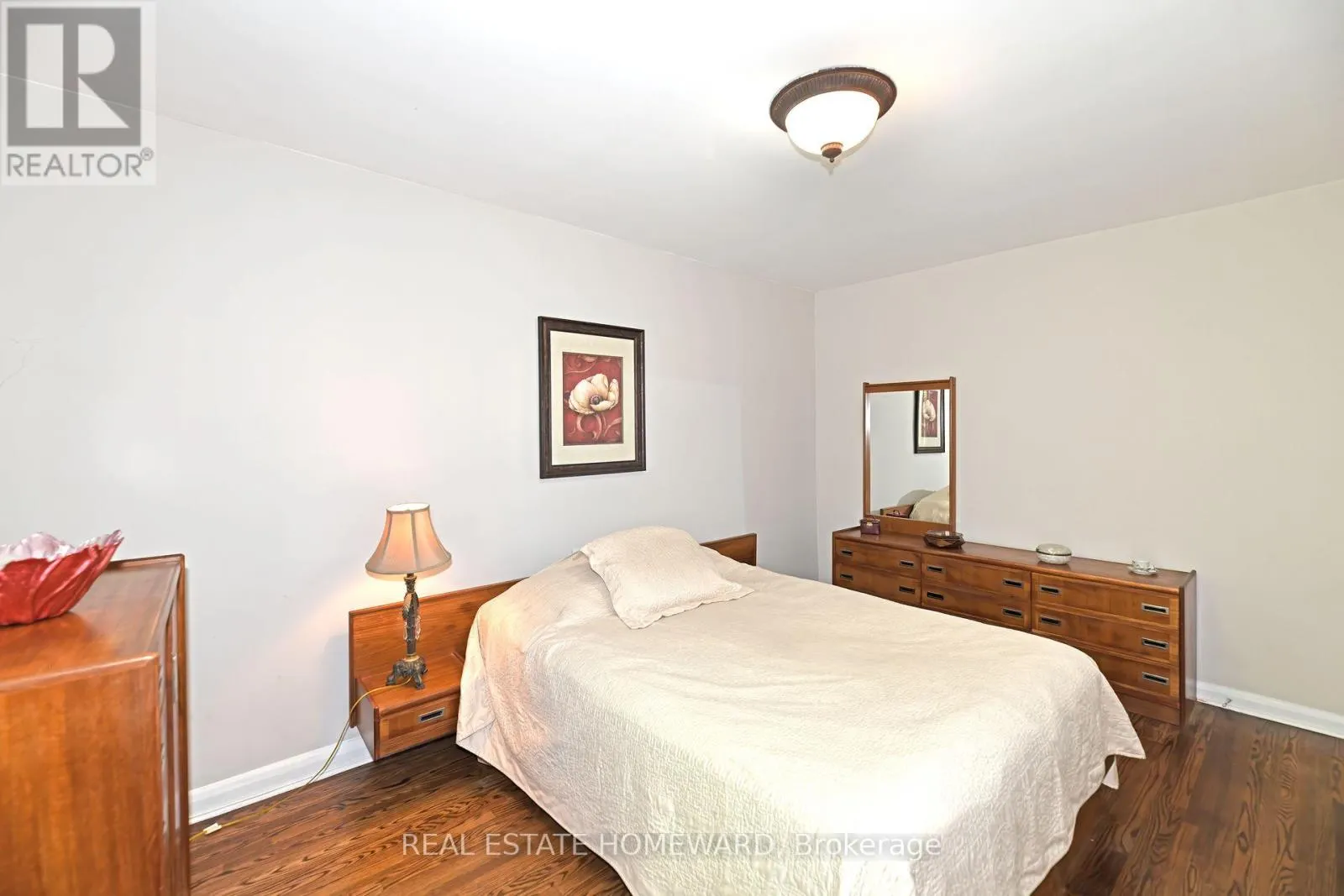 9 RED DEER AVENUE