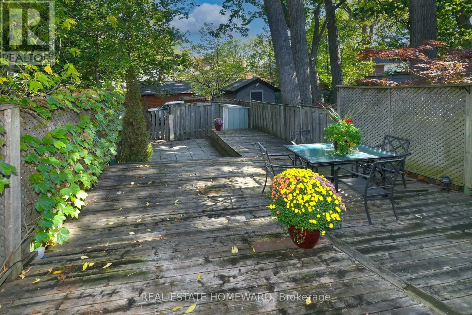 9 RED DEER AVENUE
