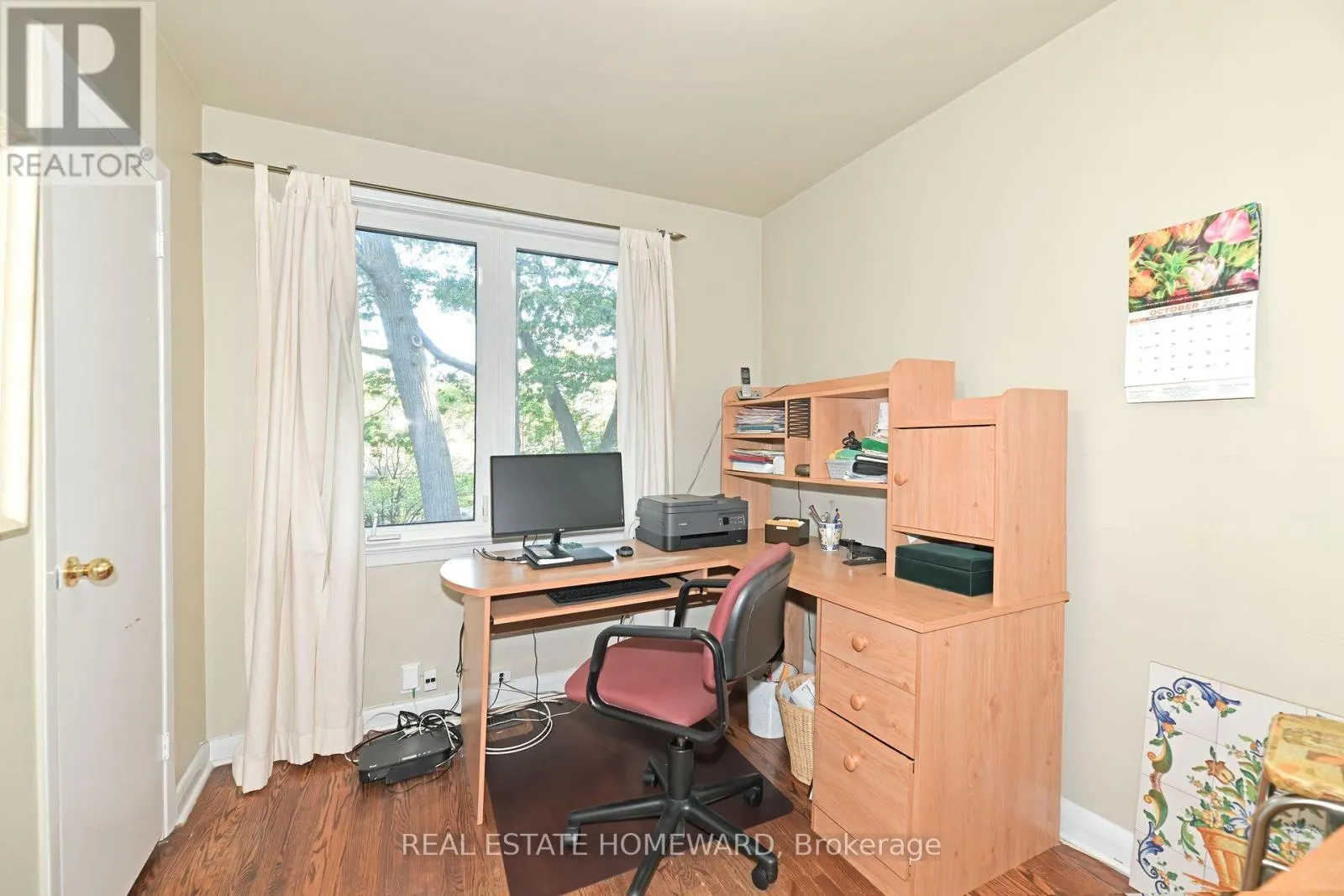 9 RED DEER AVENUE