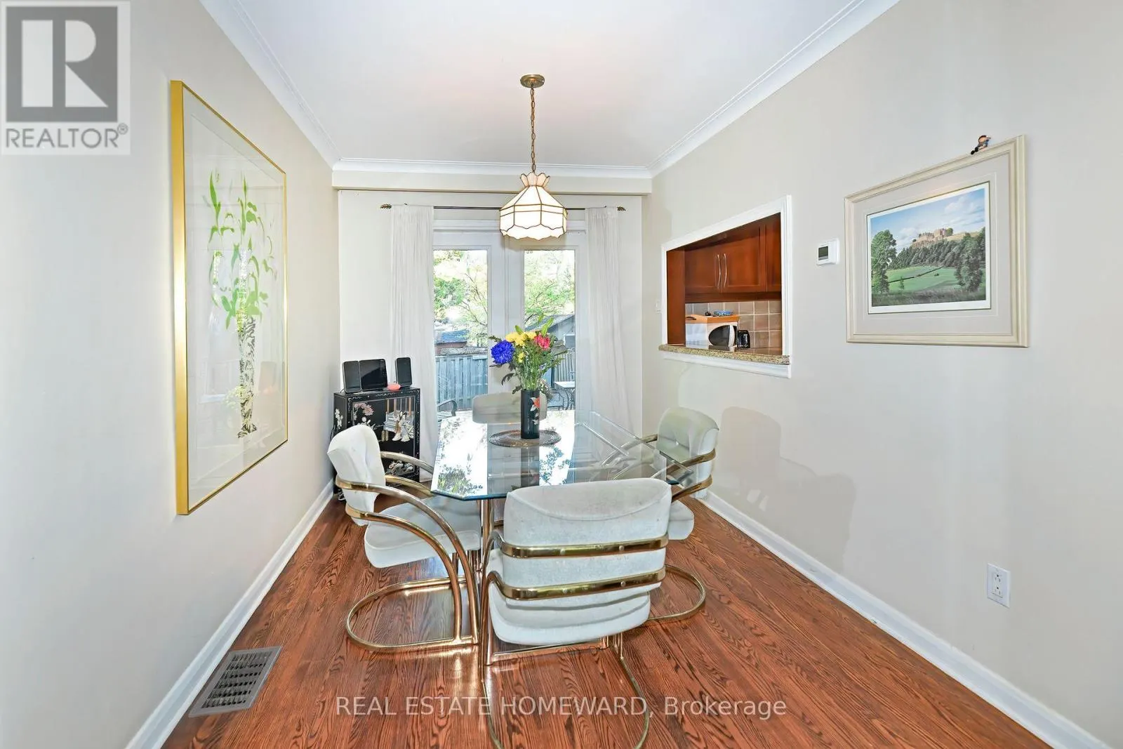 9 RED DEER AVENUE
