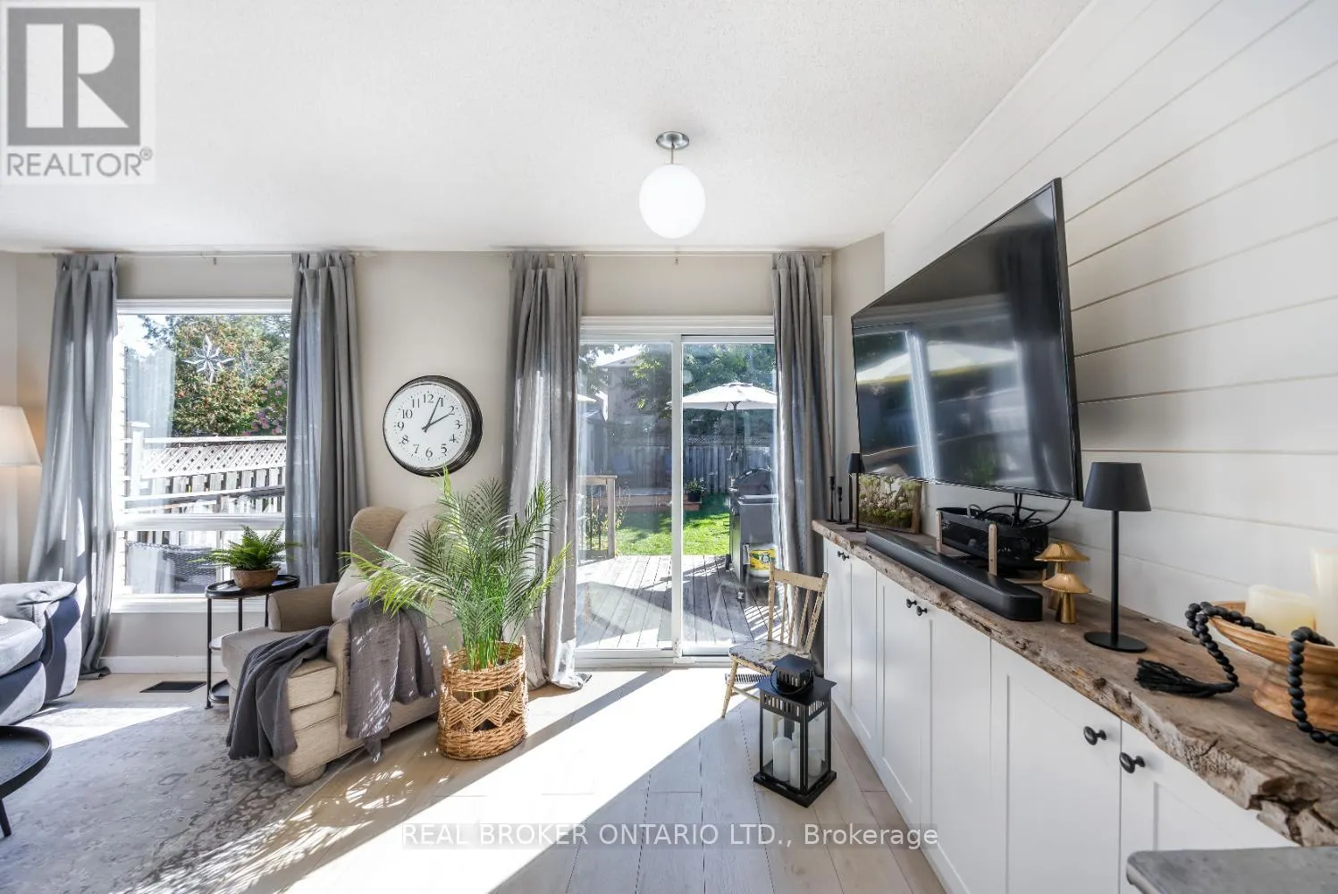 13 FIELDCREST AVENUE