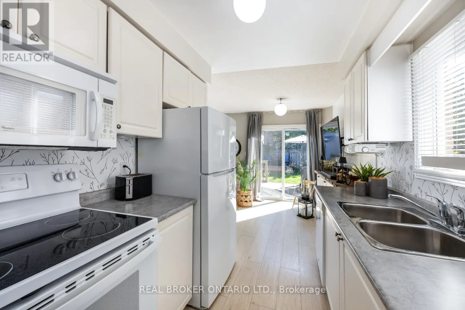 13 FIELDCREST AVENUE