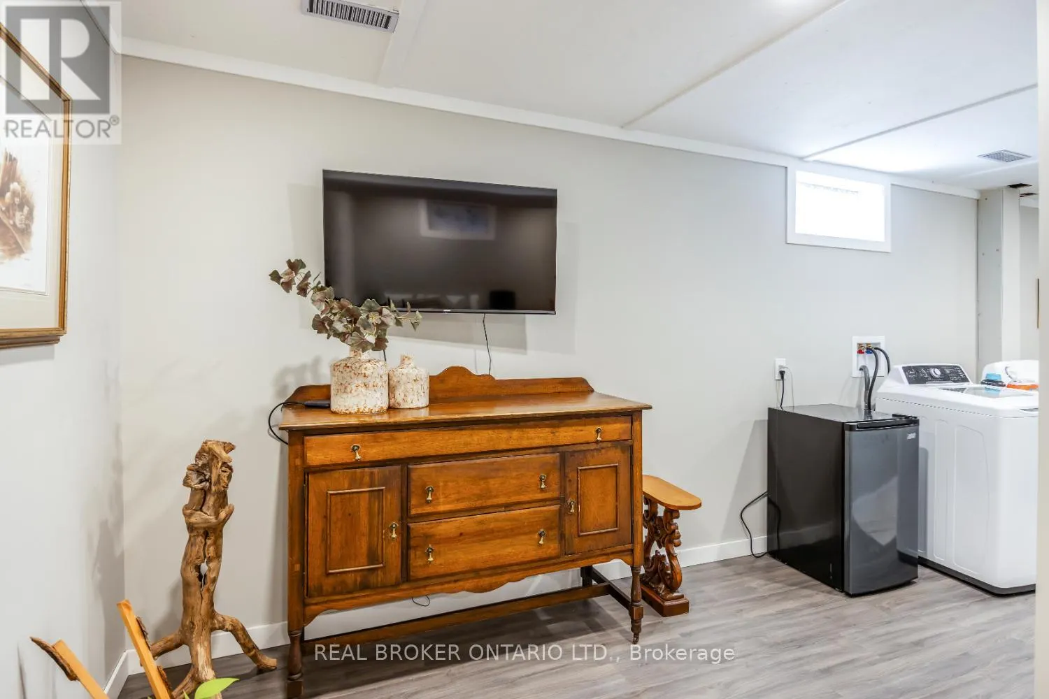 13 FIELDCREST AVENUE