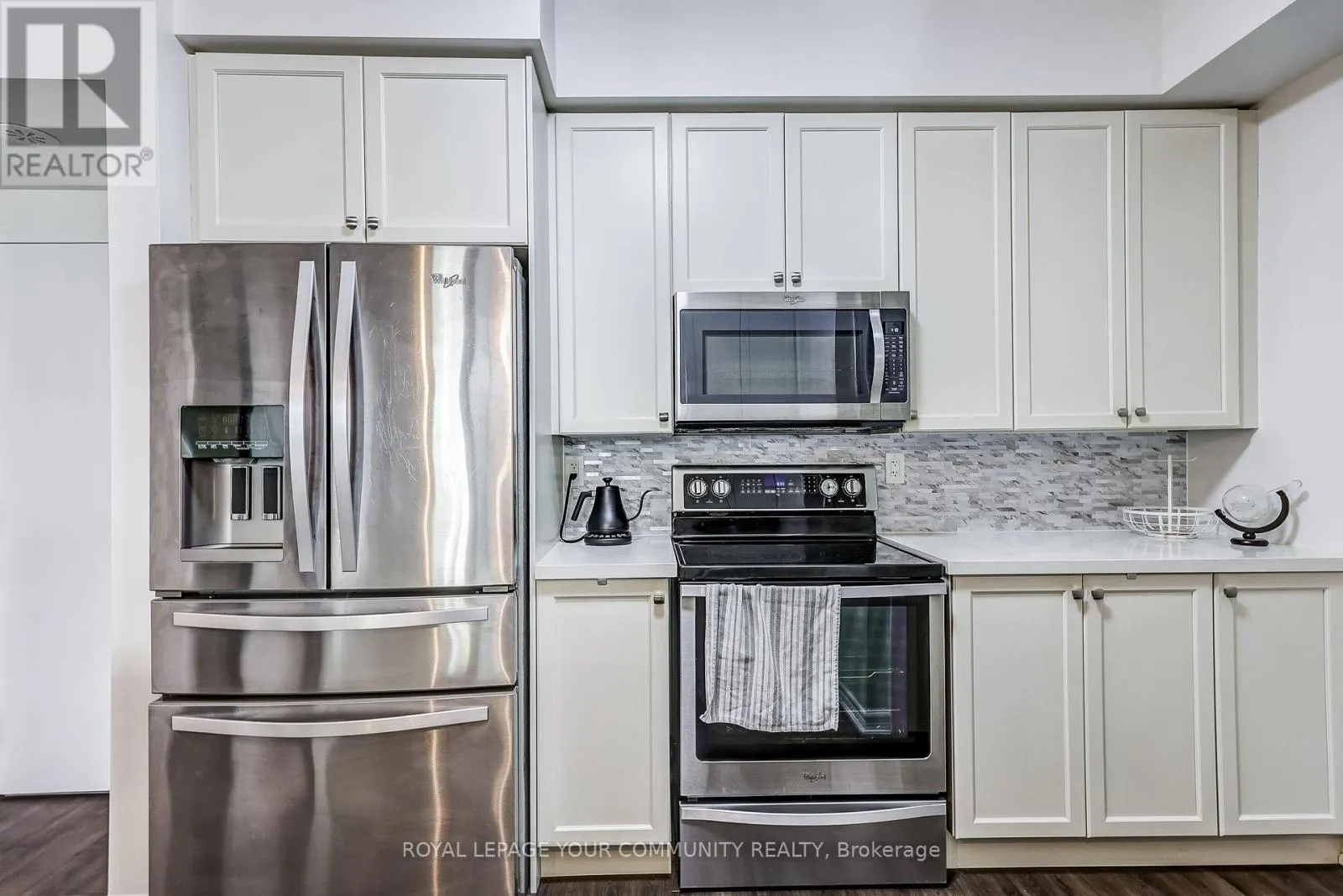 39 - 1430 GORD VINSON AVENUE