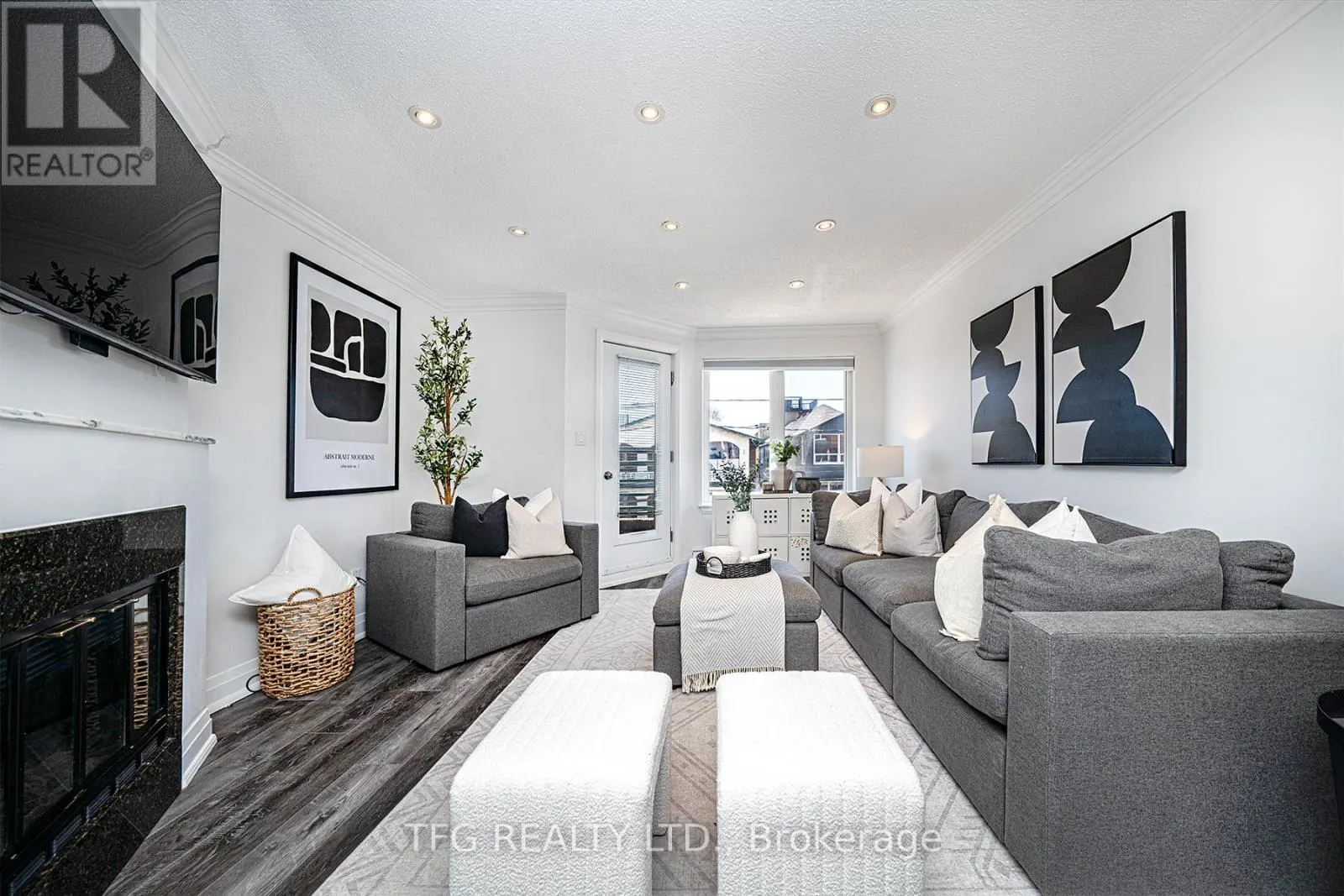 7 - 120 GLEN MANOR DRIVE, #7