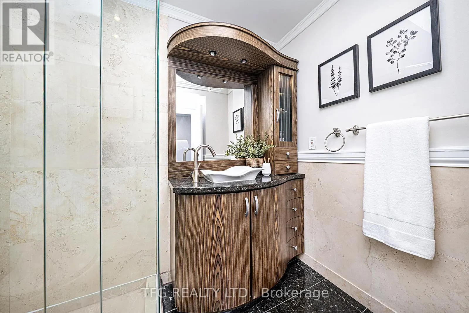 7 - 120 GLEN MANOR DRIVE, #7