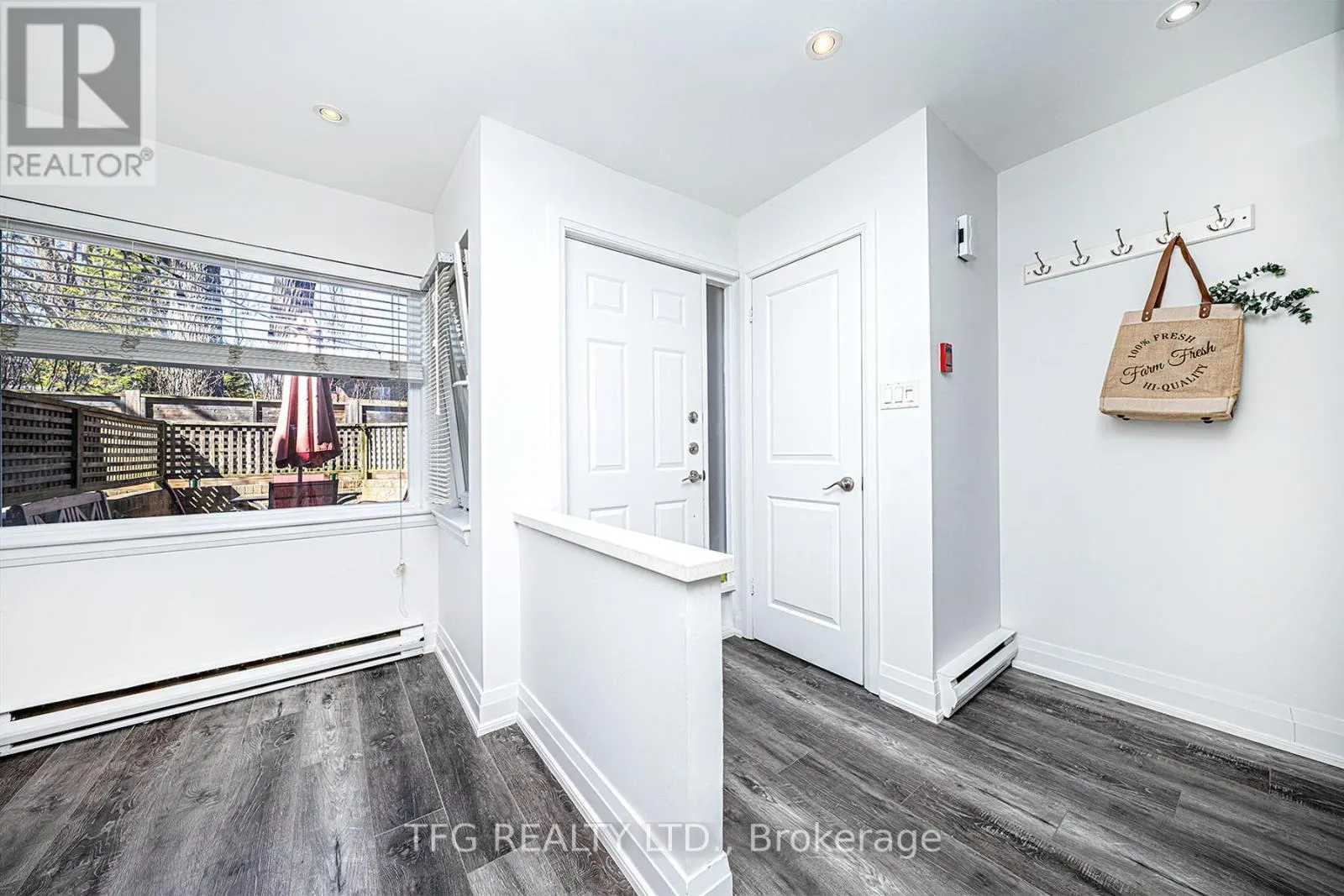 7 - 120 GLEN MANOR DRIVE, #7