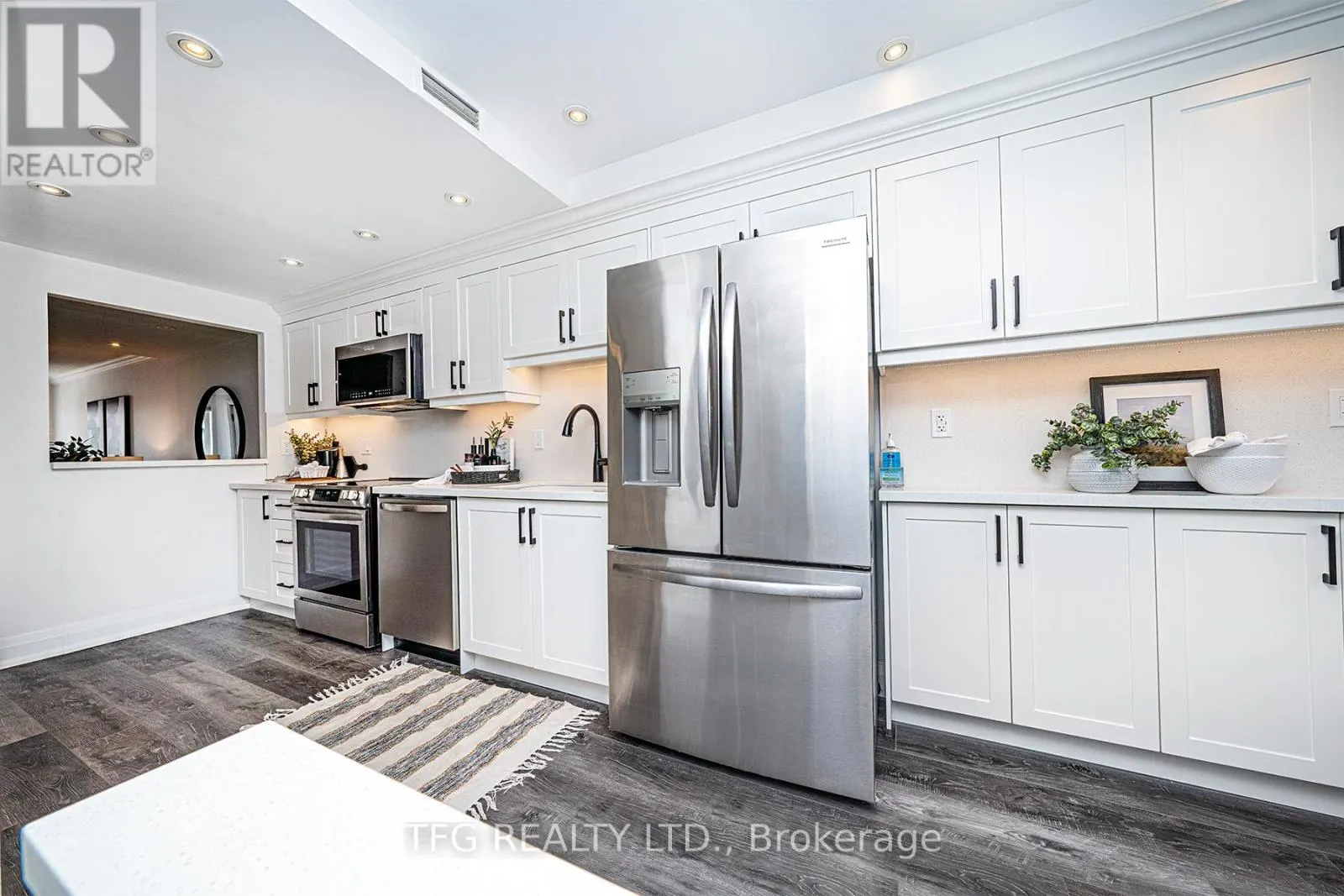 7 - 120 GLEN MANOR DRIVE, #7