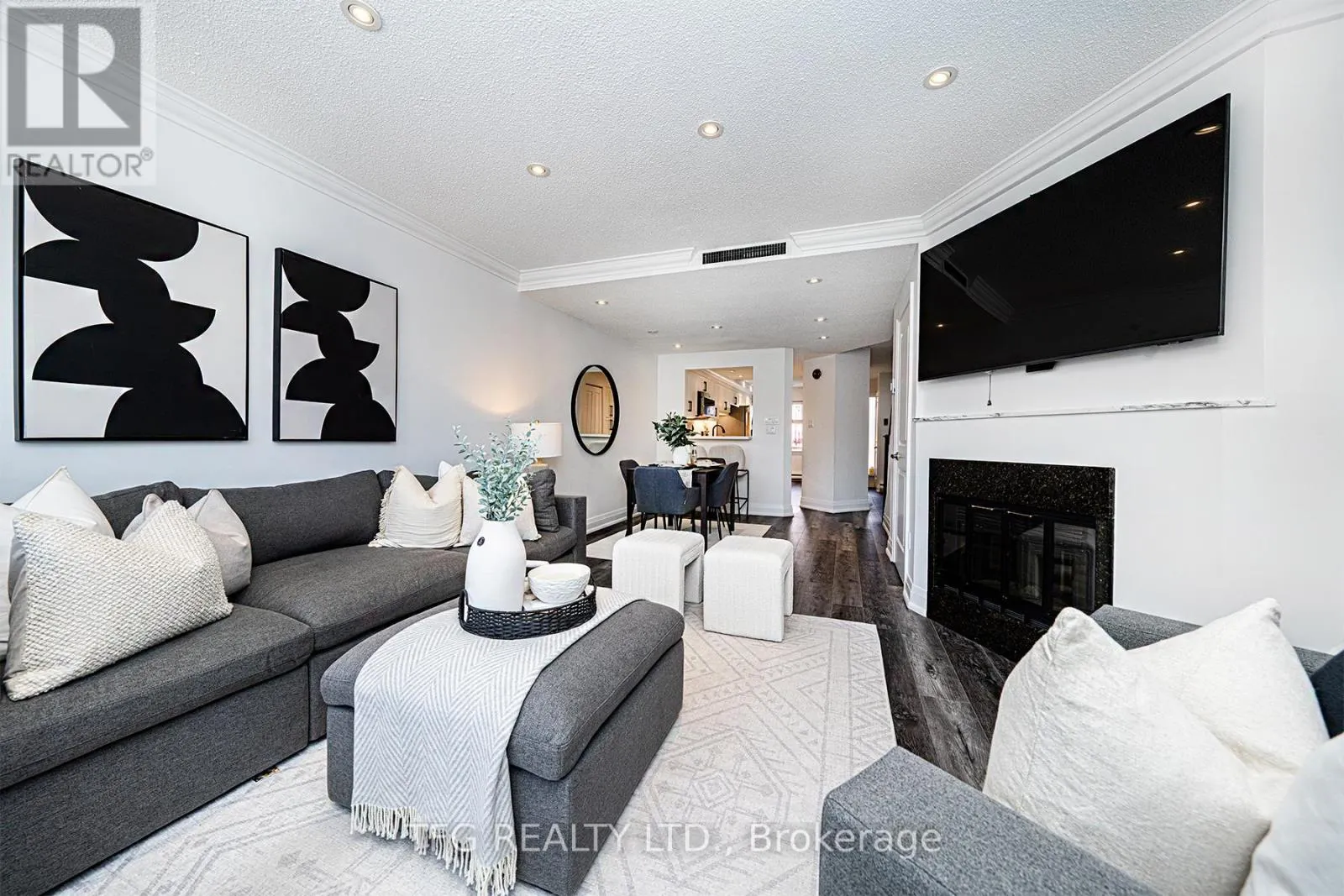 7 - 120 GLEN MANOR DRIVE, #7