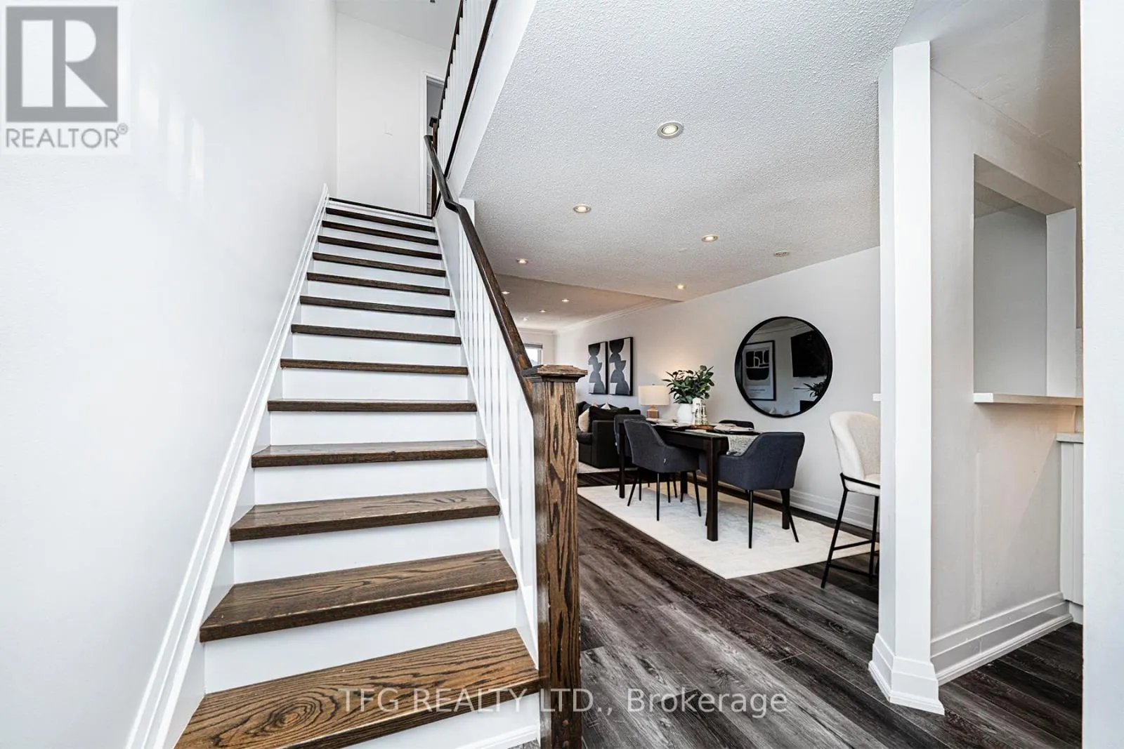 7 - 120 GLEN MANOR DRIVE, #7