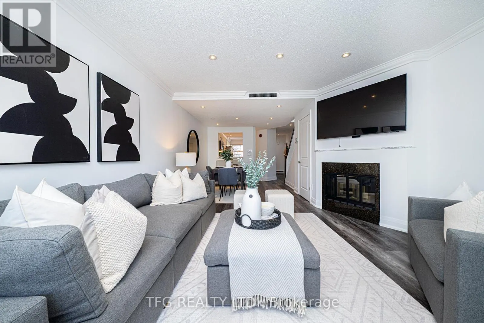 7 - 120 GLEN MANOR DRIVE, #7
