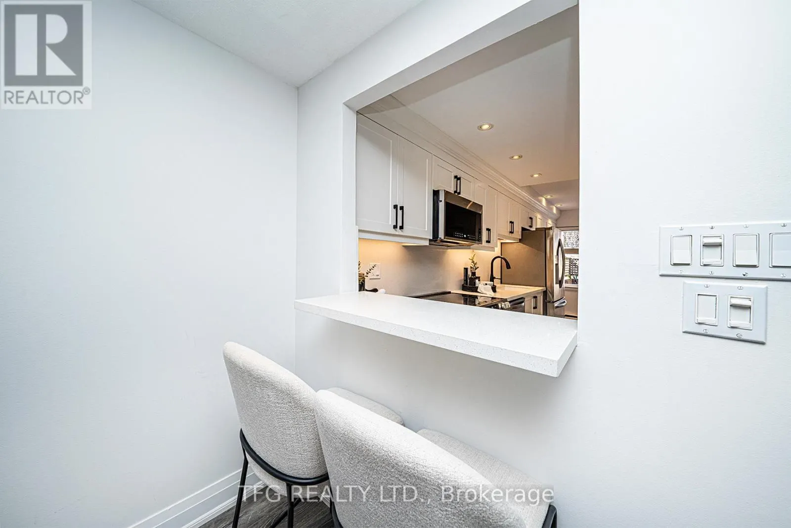 7 - 120 GLEN MANOR DRIVE, #7