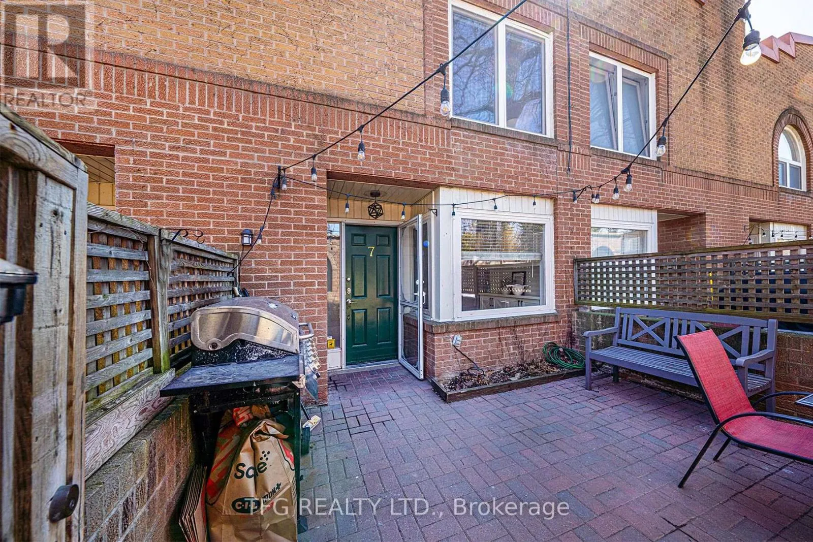 7 - 120 GLEN MANOR DRIVE, #7