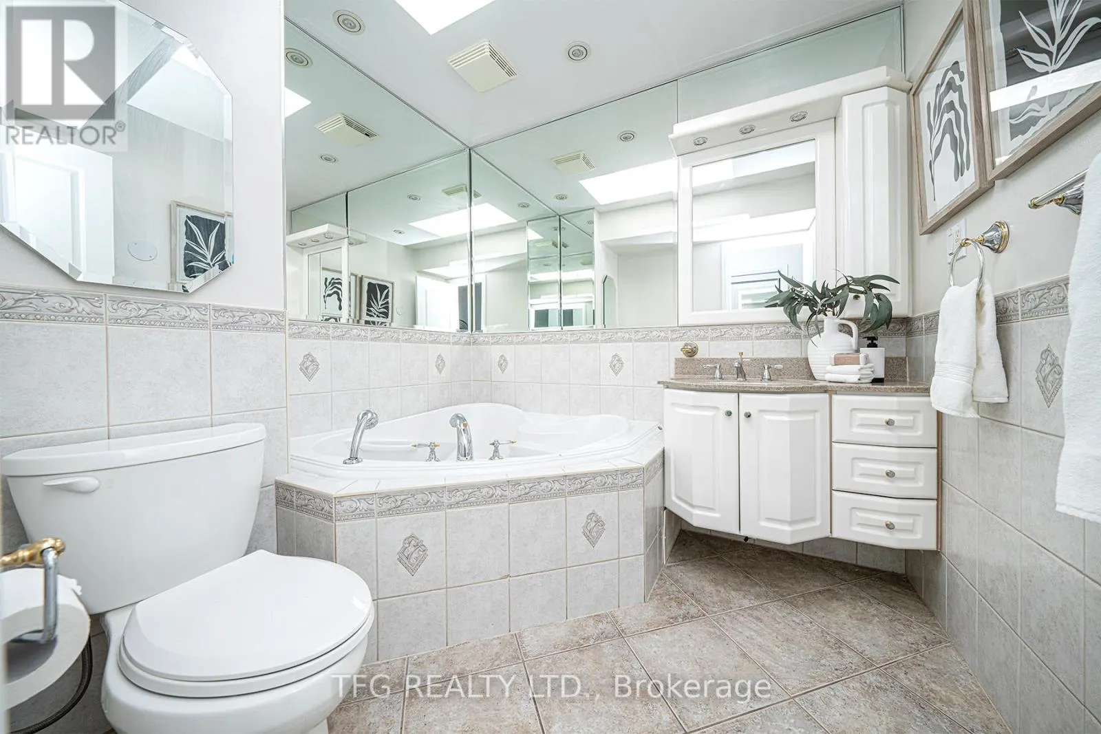 7 - 120 GLEN MANOR DRIVE, #7