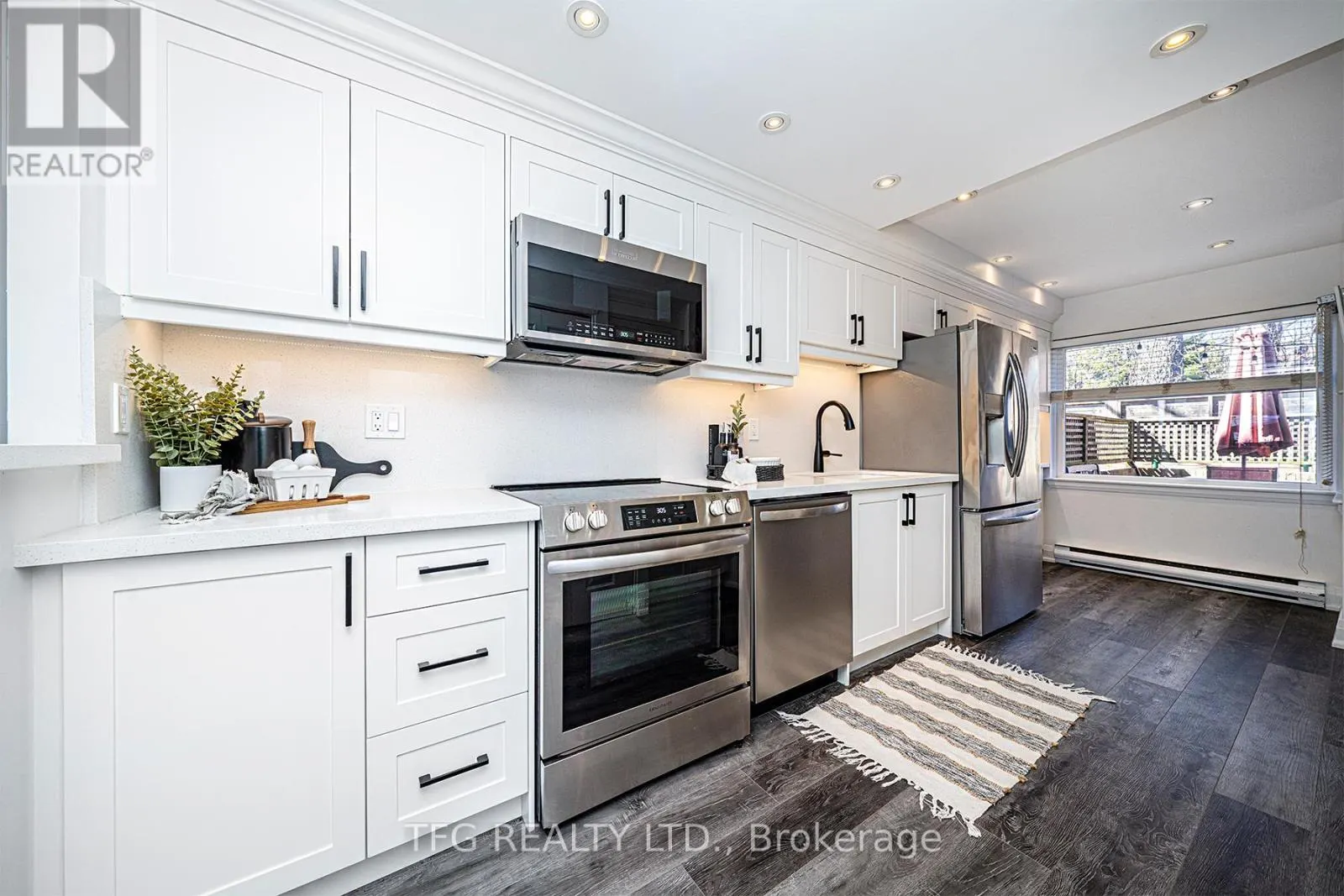 7 - 120 GLEN MANOR DRIVE, #7