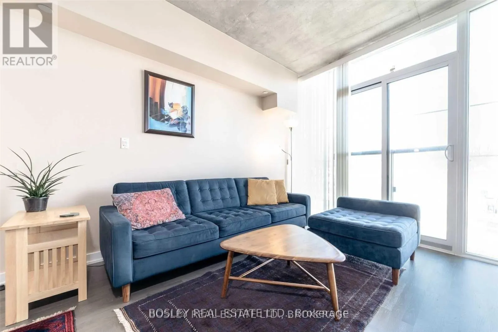 208 - 60 HASLETT AVENUE