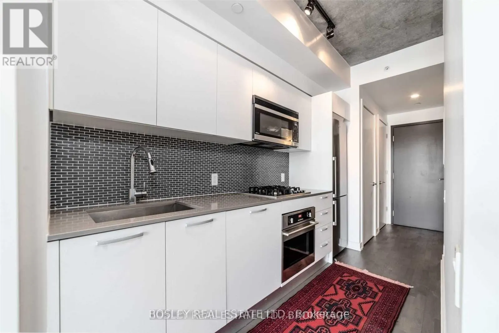 208 - 60 HASLETT AVENUE