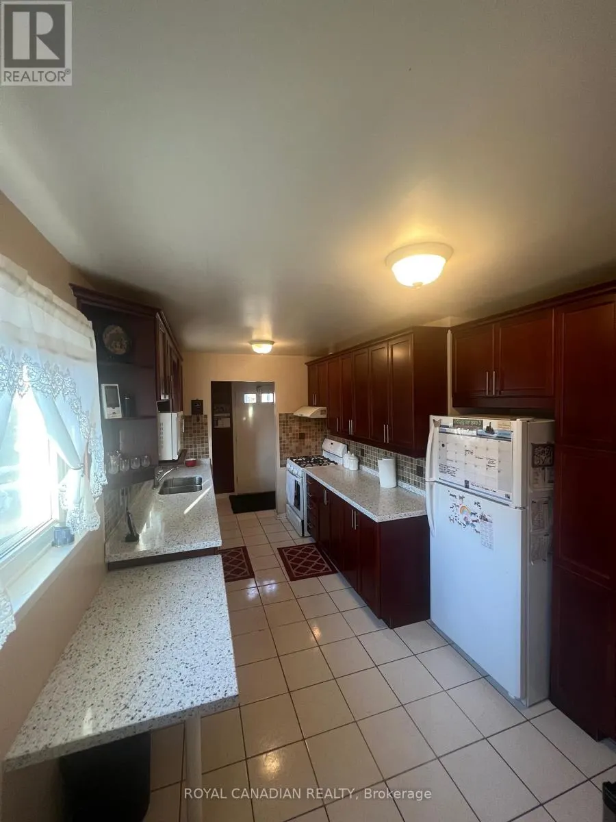 UPPER - 6 O'HENRY GROVE