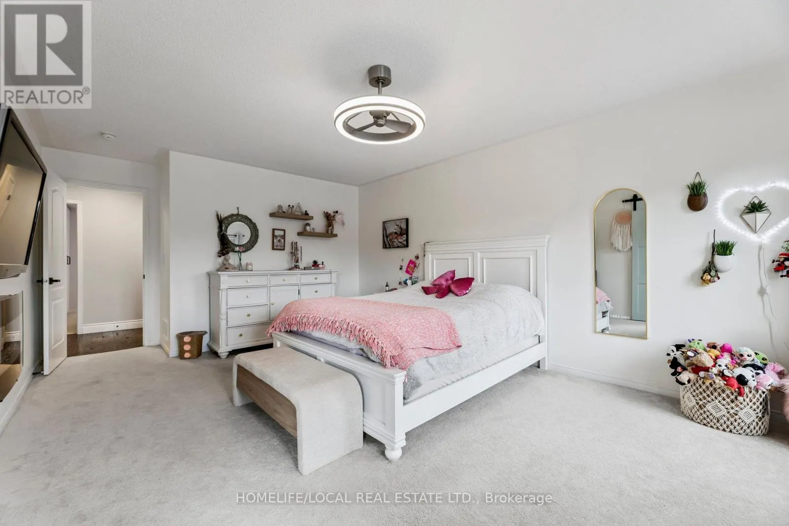 147 UNDERWOOD DRIVE