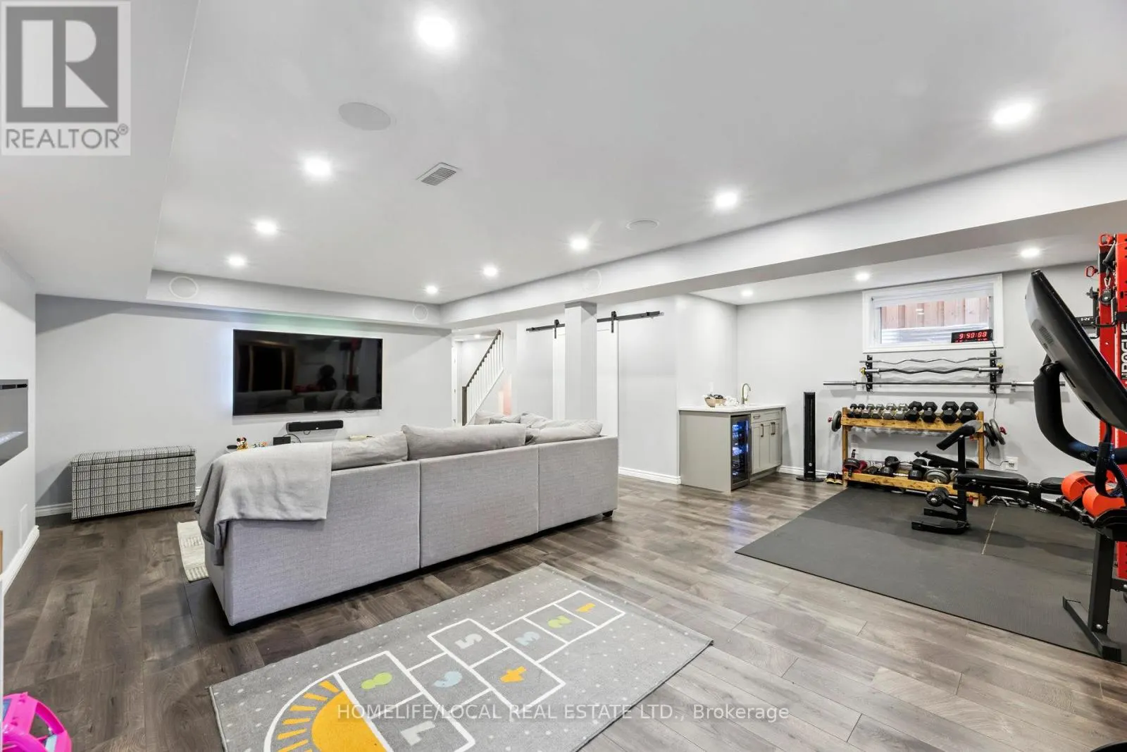 147 UNDERWOOD DRIVE
