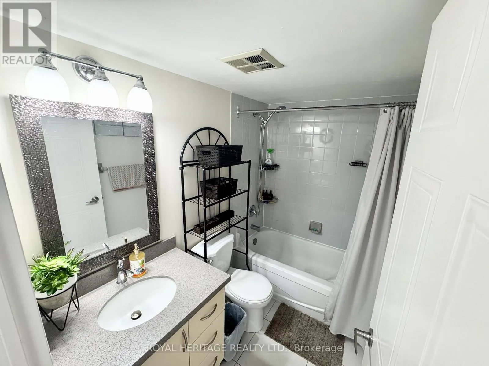 622 - 11753 SHEPPARD AVENUE E