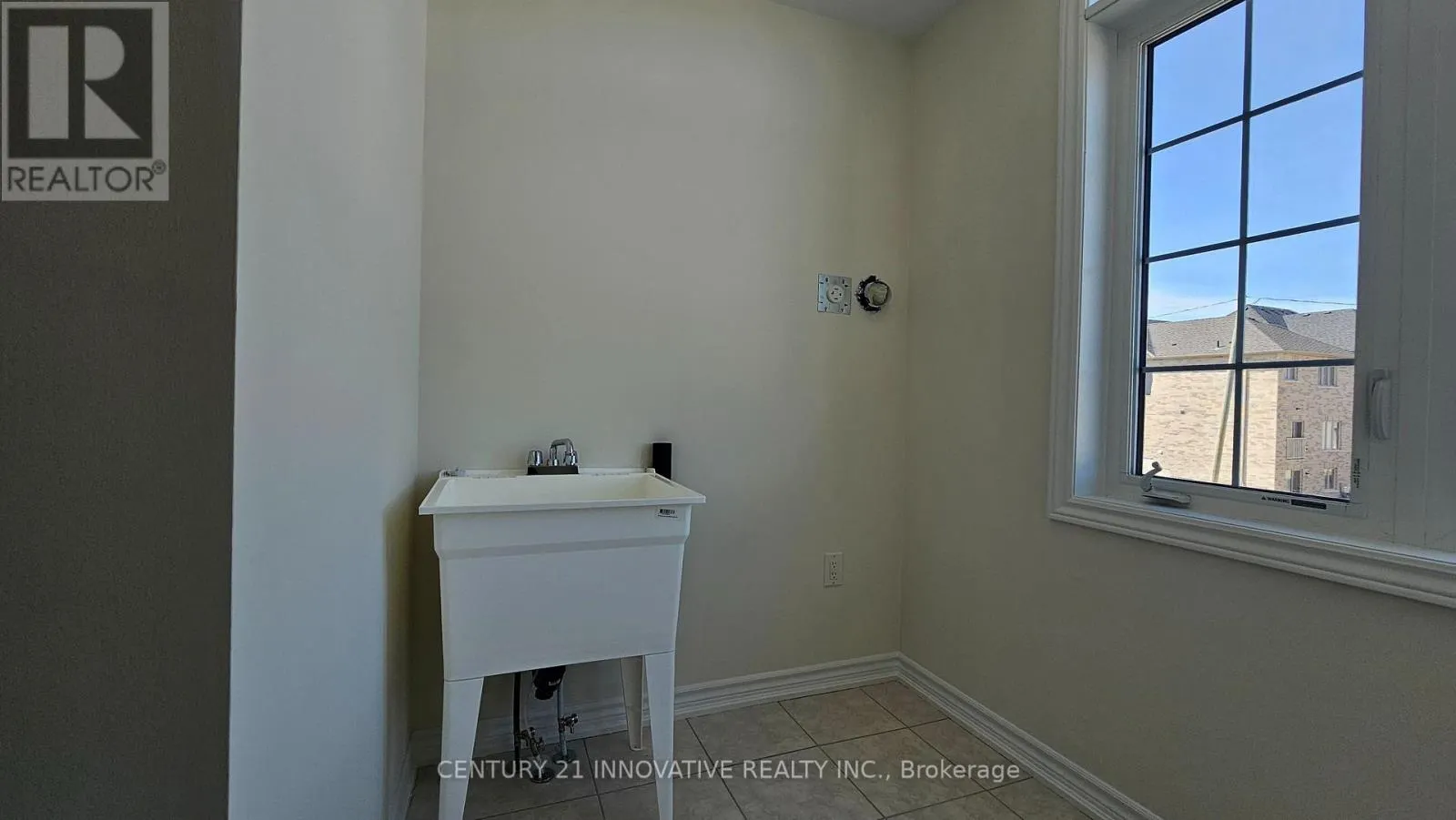 1141 AZALEA AVENUE