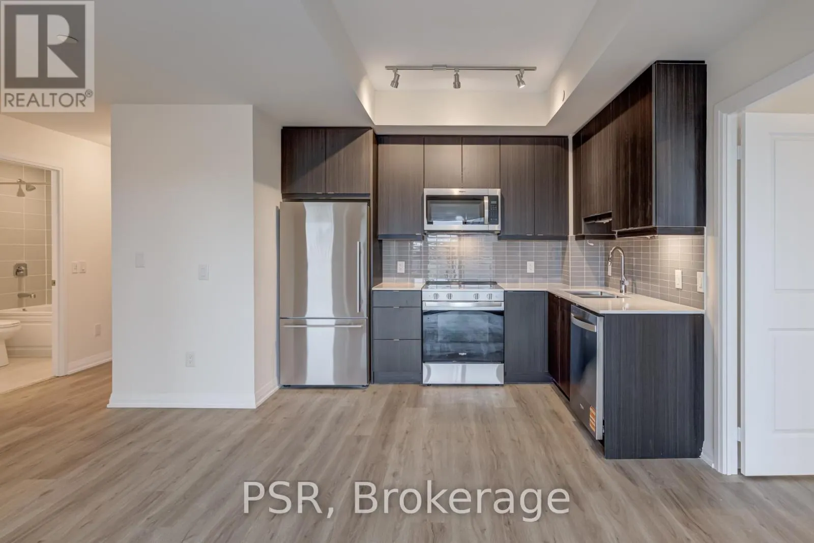 421 - 3270 SHEPPARD AVENUE E