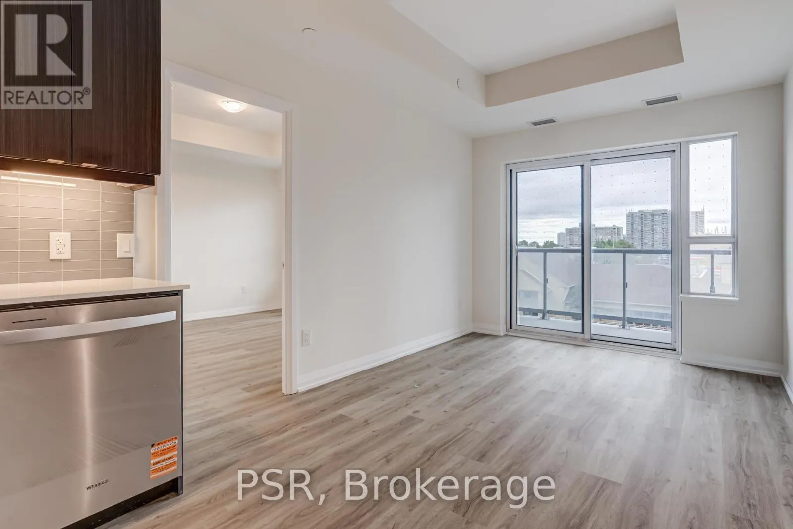 421 - 3270 SHEPPARD AVENUE E