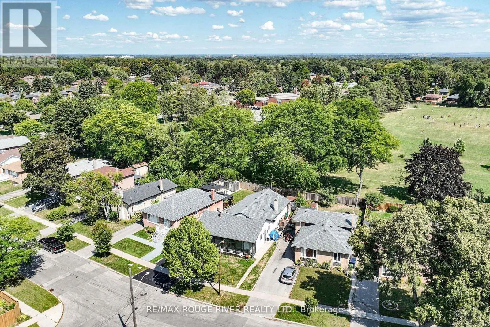 18 DARLINGSIDE DRIVE