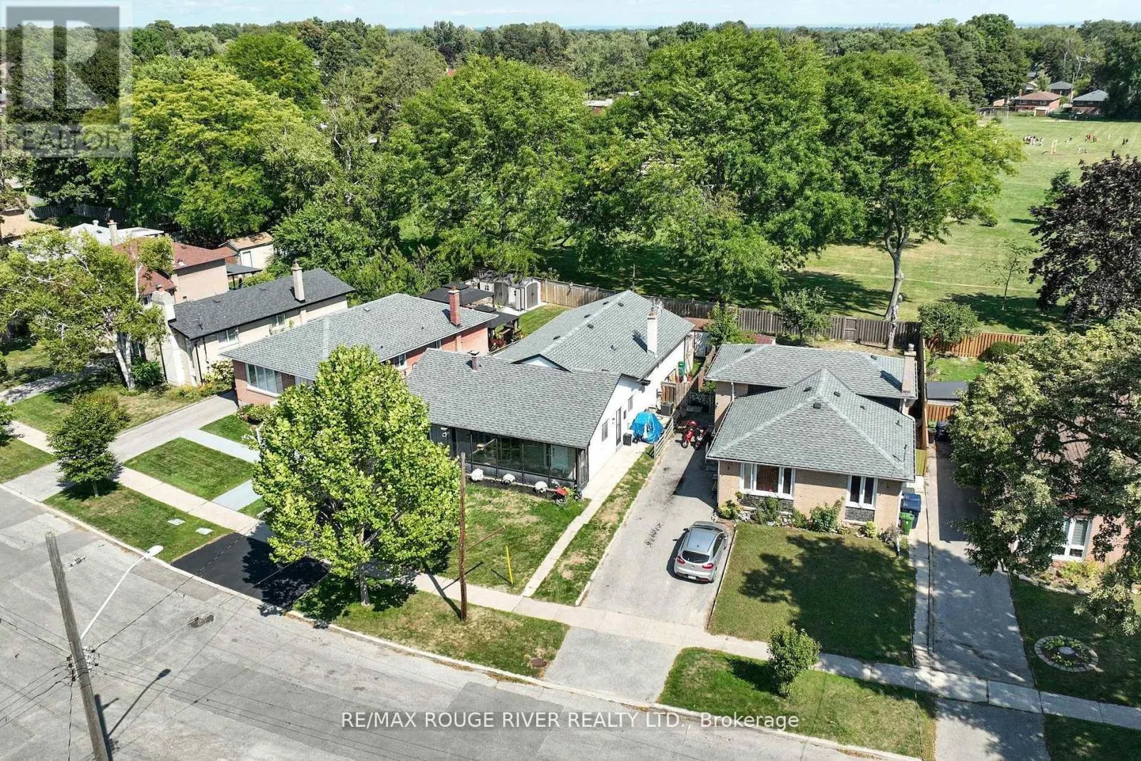 18 DARLINGSIDE DRIVE