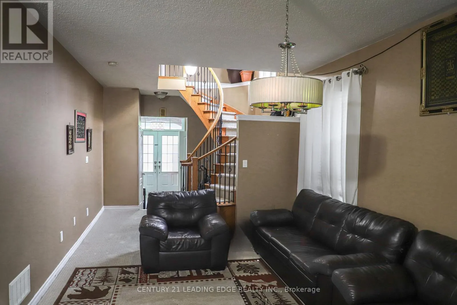 6 GAMBLE DRIVE