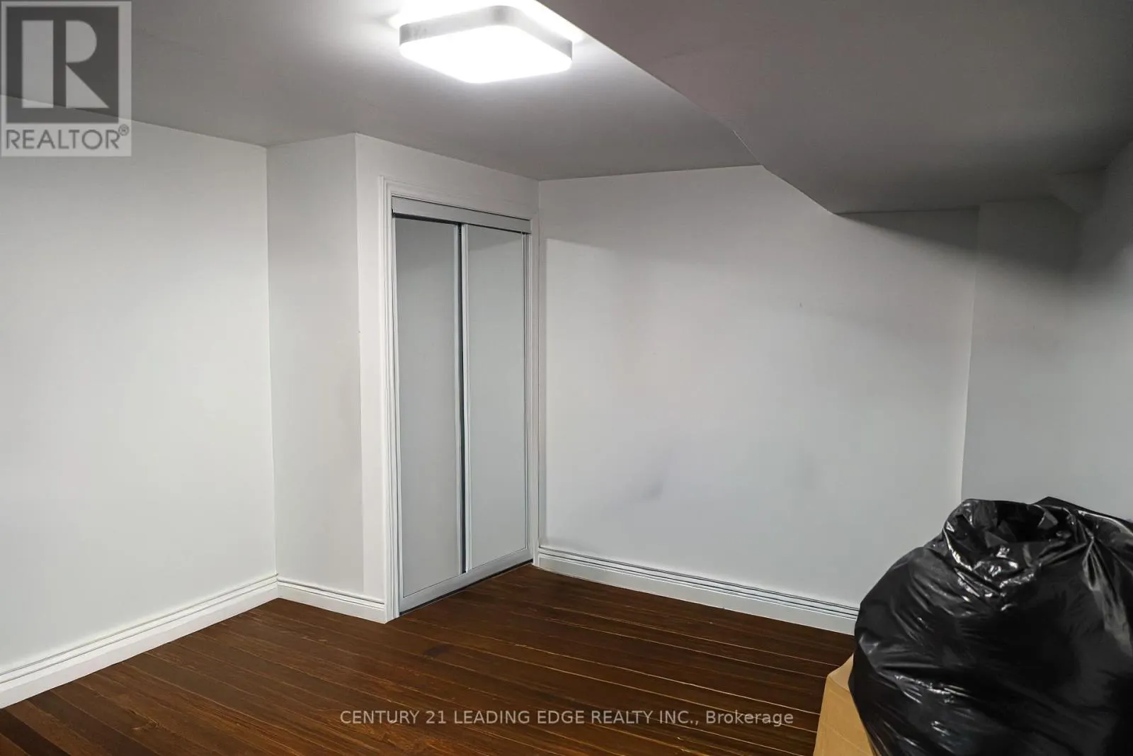 6 GAMBLE DRIVE