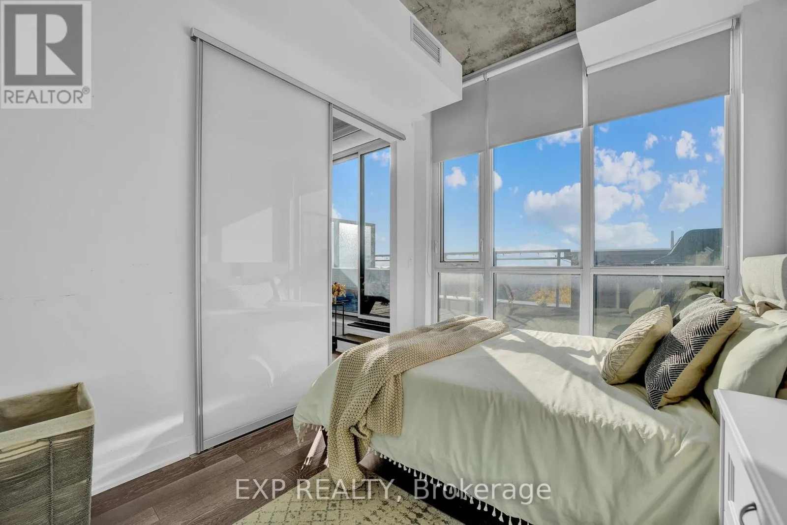 804 - 1238 DUNDAS ST STREET E, #804