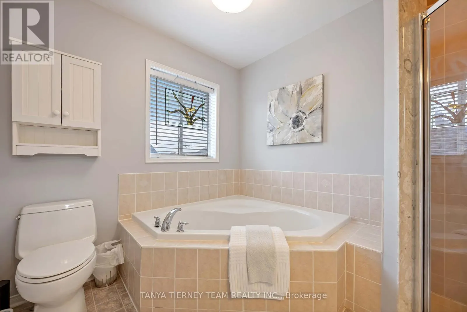 76 NORTHGROVE CRESCENT