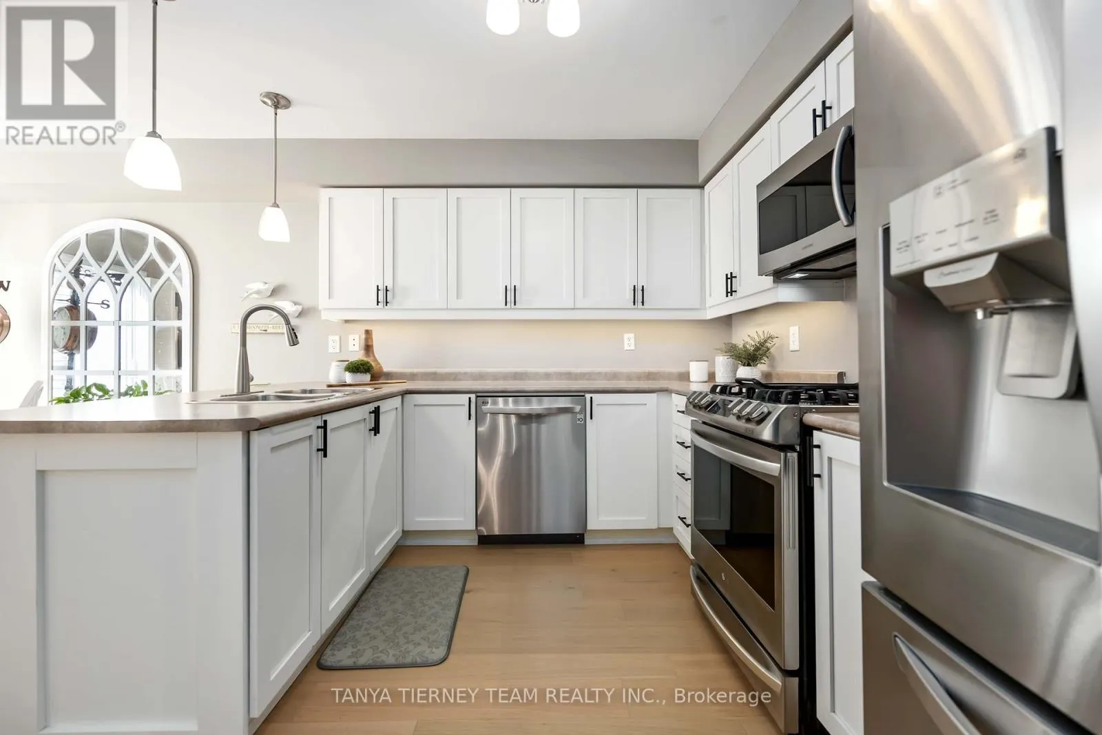 76 NORTHGROVE CRESCENT