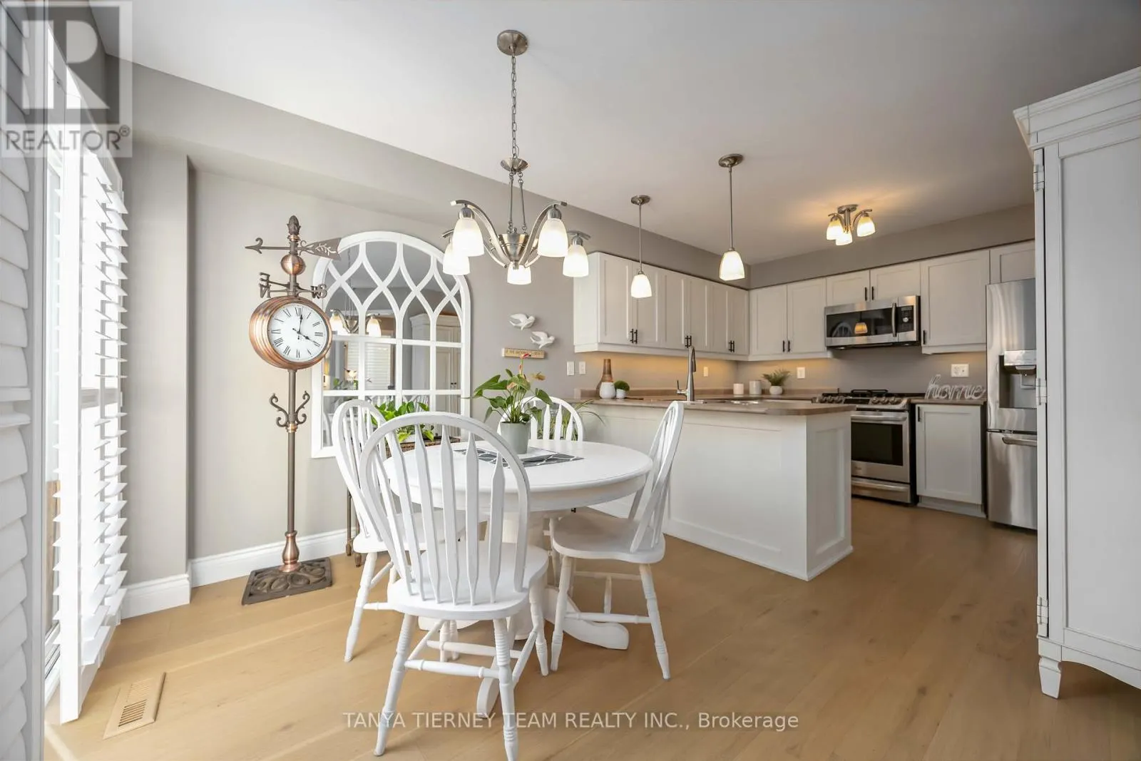 76 NORTHGROVE CRESCENT
