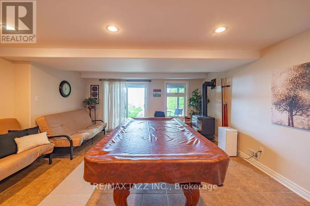 122 MORRIS LANE
