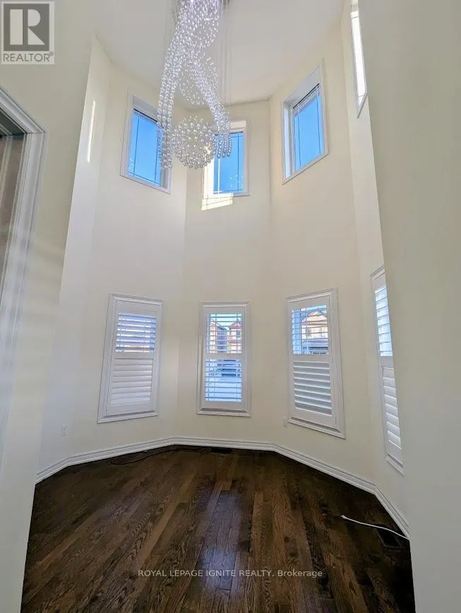 8 WIMBLEDON COURT
