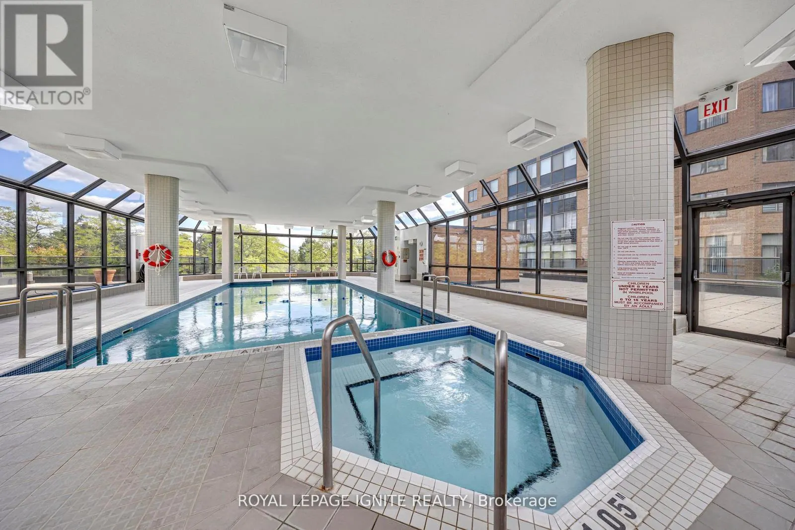 215 - 88 ALTON TOWERS CIRCLE