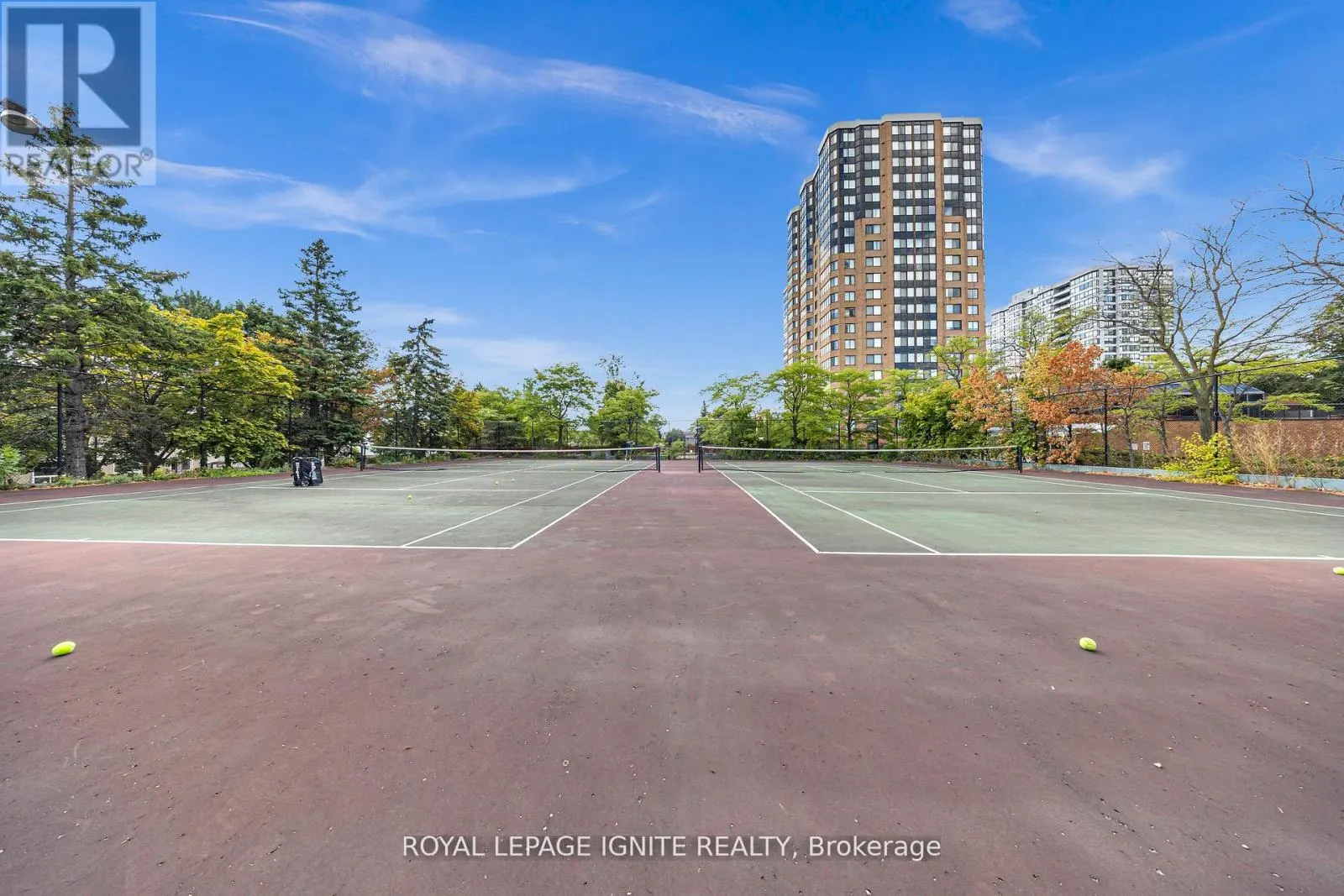 215 - 88 ALTON TOWERS CIRCLE