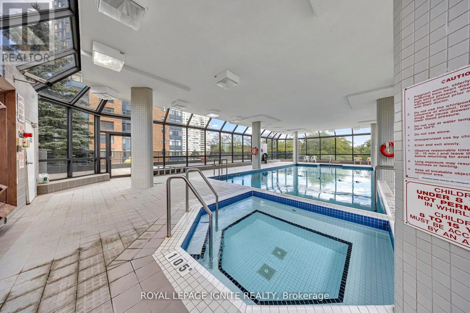 215 - 88 ALTON TOWERS CIRCLE